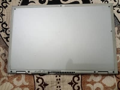 Dell Latitude 13 3379 - i7 6th Gen  4/120GB SSD 13.3" 360 Touchscreen