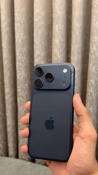 Iphone 17 pro with full box