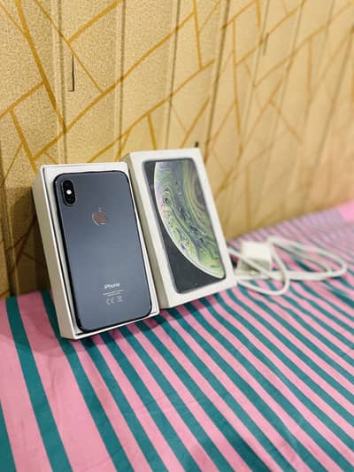 Iphone XS 64GB Factory Unlock A one lush Condition