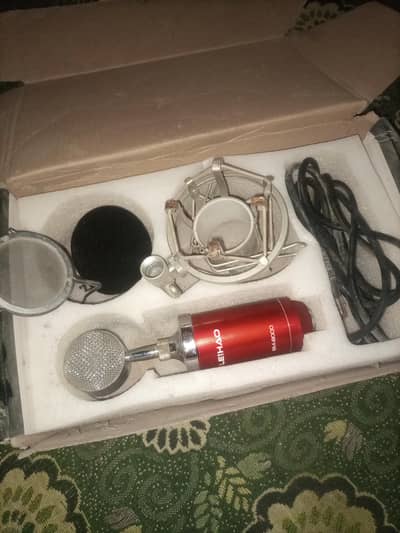 BM-8000 youtube Microphone Slightly Used