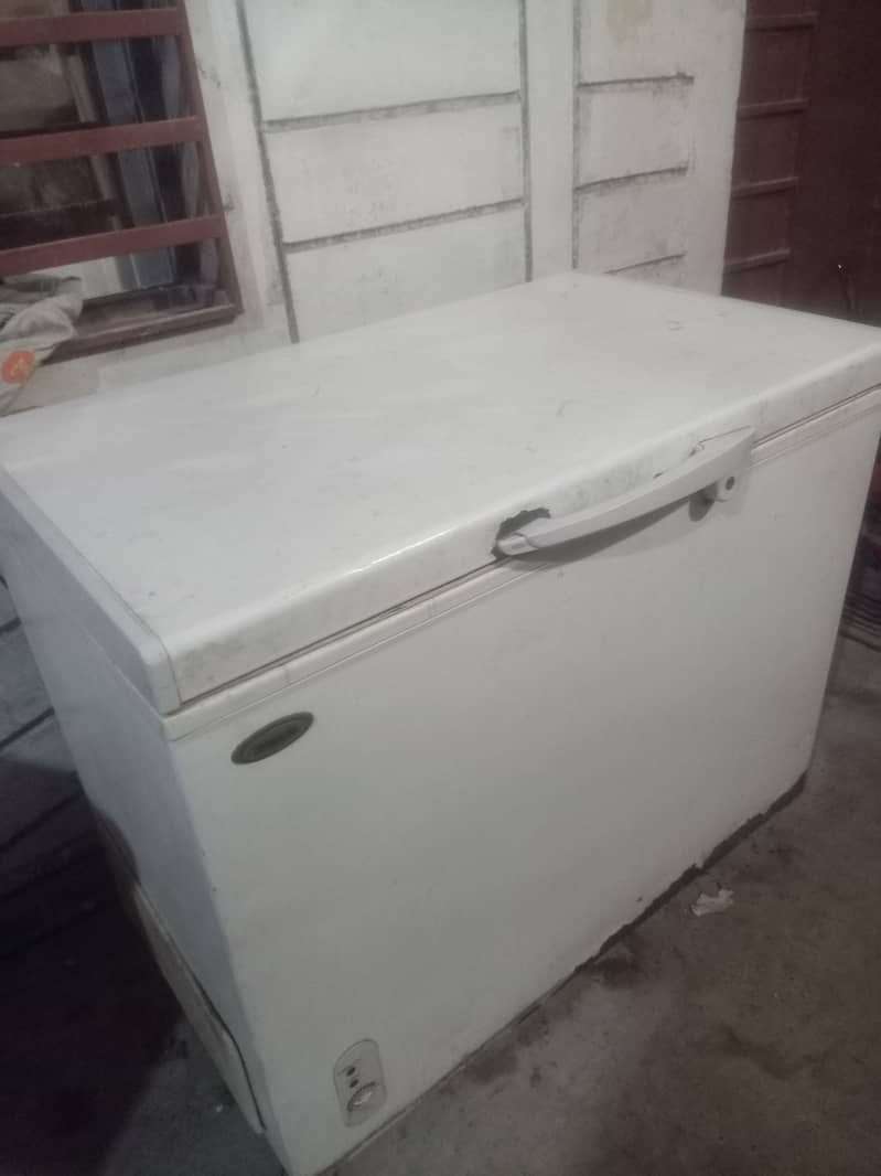 waves deep freezer 13 cubic feet 4