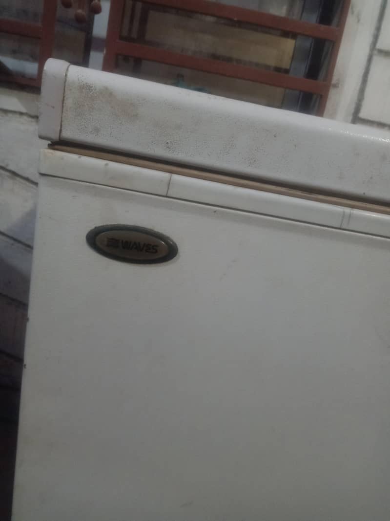 waves deep freezer 13 cubic feet 7