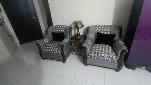 5 searer sofa set+ Table