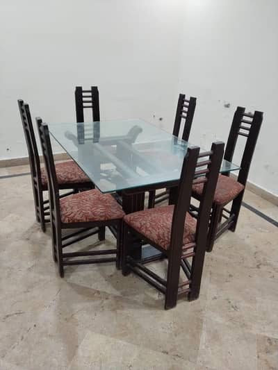 dinning table and chairs for sale with good condition