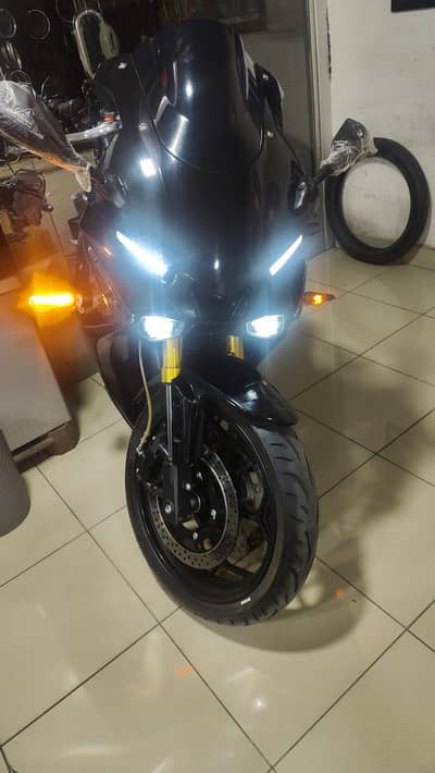 Yamaha R1M Replica 400cc
