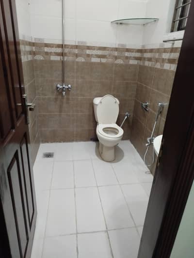 G-13/1 4 Marla upper portion available for rent 60 k