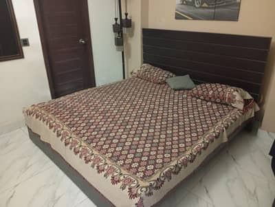 king size bed with mattress