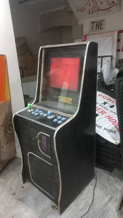 03335401216 Arcade game token game coin game gta taken 3 xbox