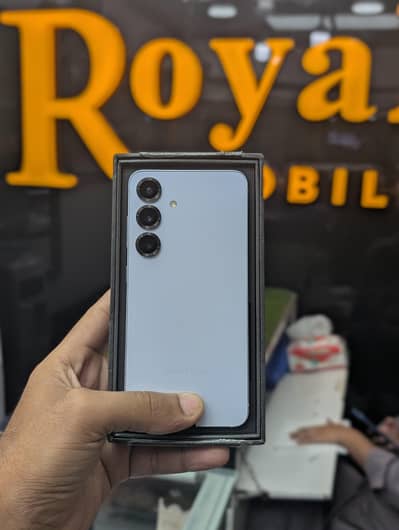 Samsung galaxy s25 12/128 with box ice blue color available