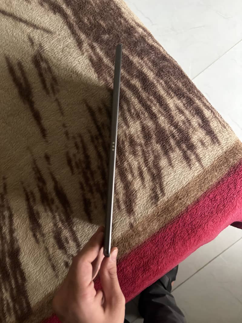 Apple iPad (7th generation) 4