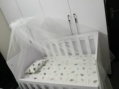 baby cot