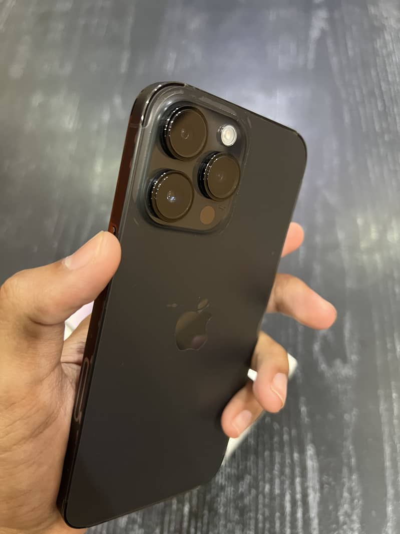 iPhone 14 Pro Max 1