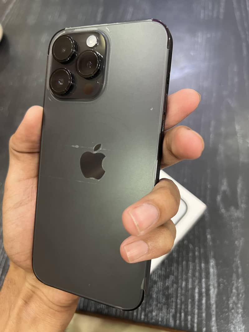 iPhone 14 Pro Max 4