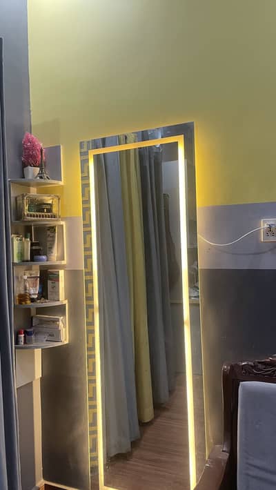 Aesthetic Mirror with Warm Light & 5-Shelf Storage – Stylish Look