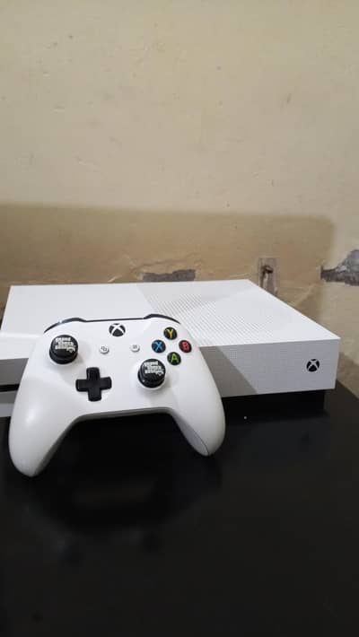 Xbox one s (1 tb)