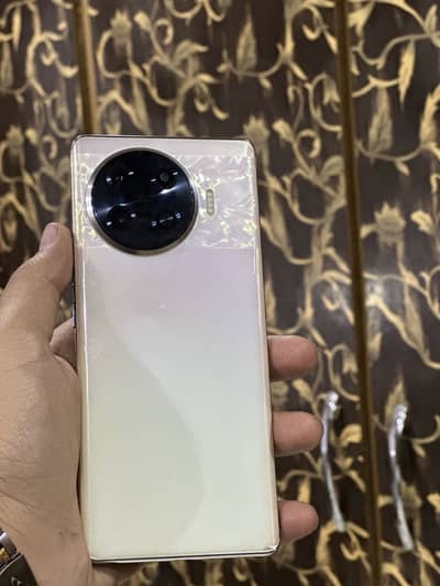 Techno spark 20 pro plus