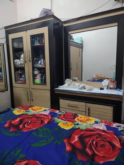 divider and dressing without mirror