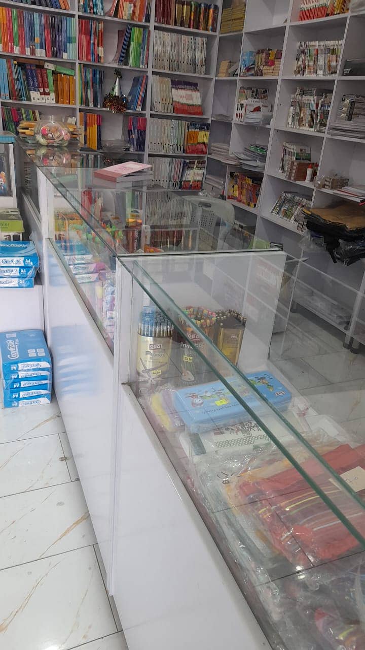 بکس اینڈ اسٹیشنری شاپ 3