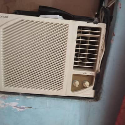 best ac hai genien gass par hai working Mai