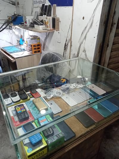 Mobile shop py invester ki need location main Gt Road py ha