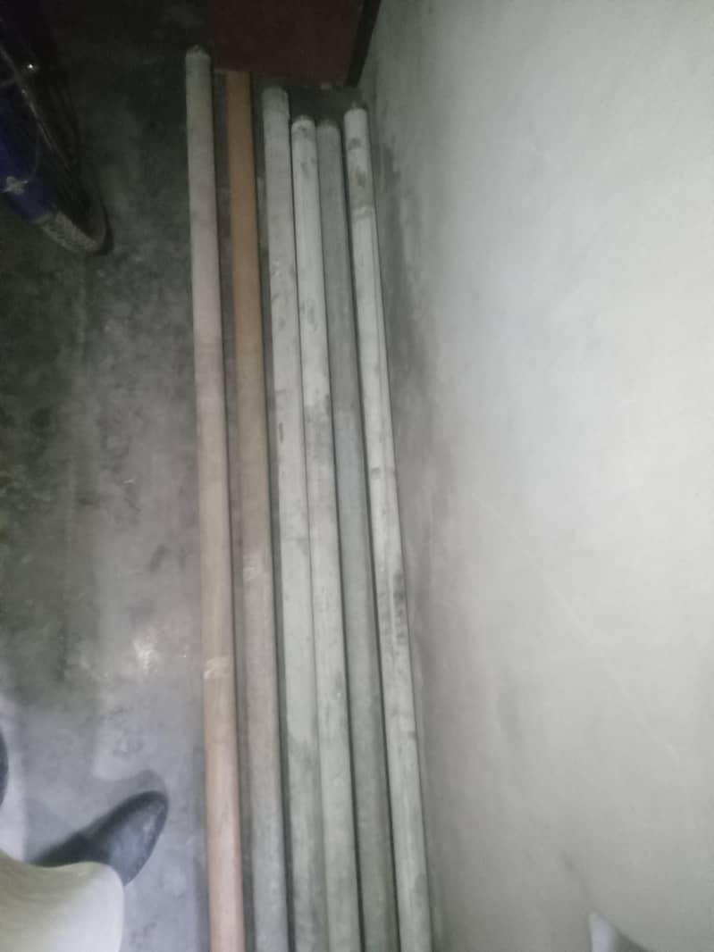 میزیل پمپ  بمعہ 8 پیپ لوہے کے بمعہ کنکشن تار بھی 2