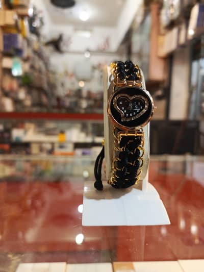 LADIES HEART STYLE WATCH
