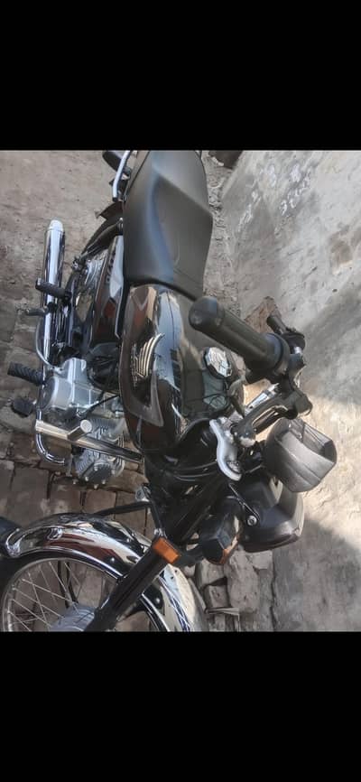 honda CD70 2025 model.