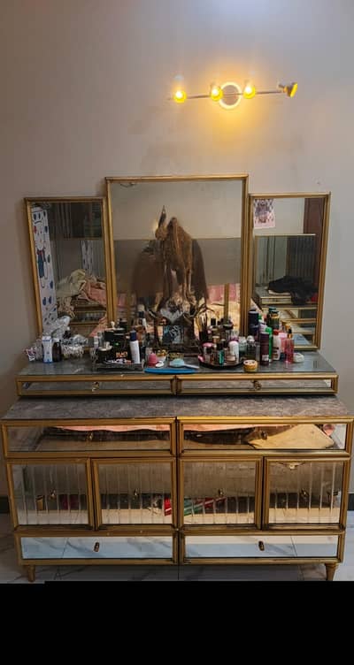 dressing table