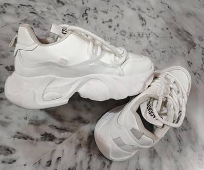 White Chunky Sneakers For Sale - 43 Size