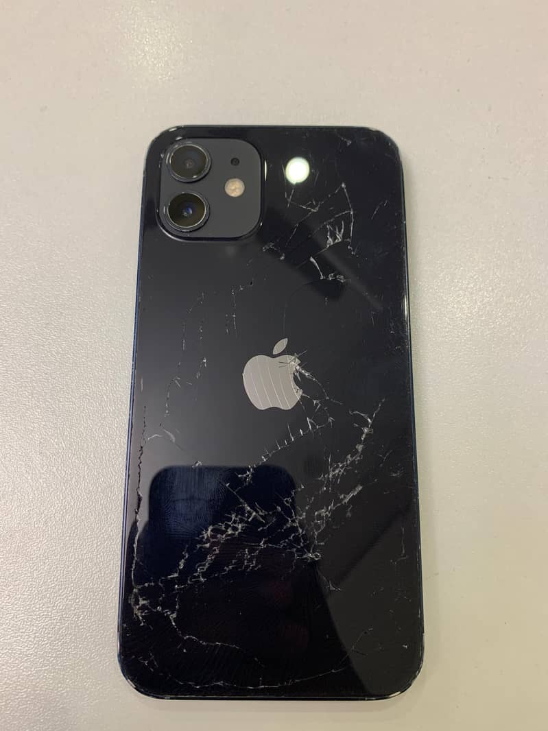 iPhone 12 3