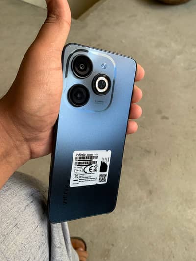 Infinix smart 8 (4-64) with box charger in 8 month warranty