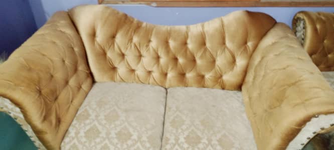 Luxury 7-Seater with Cussions  Sofa Set for Sale! 