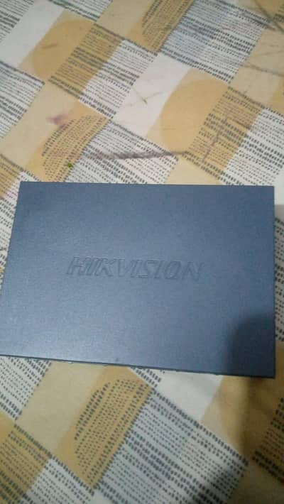 HIKVISION 4 PORT POE SWITCH