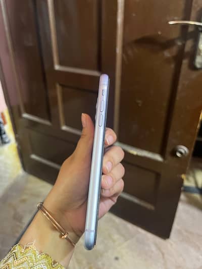 Urgent sale iPhone 11