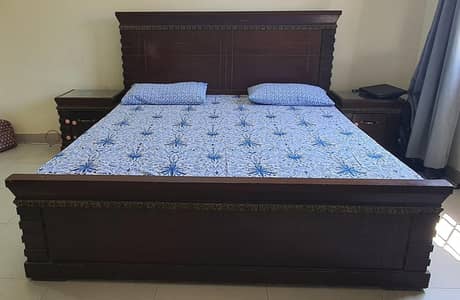 King Size Bed Set with dressing table – Rs. 42,000