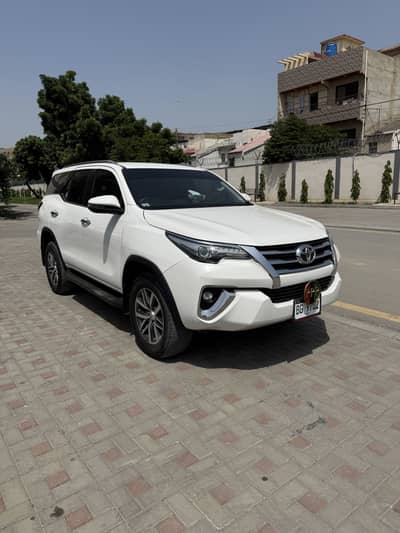 TOYOTA FORTUNER V 2018 PETROL