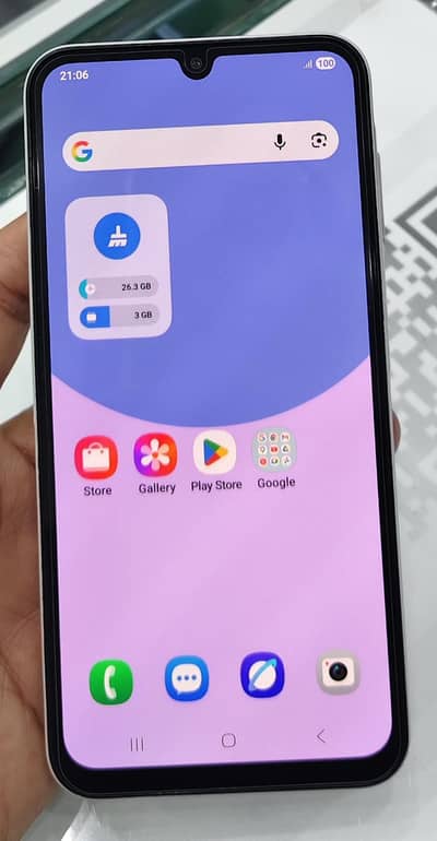 samsung a15 8/256 with original charger. white colour