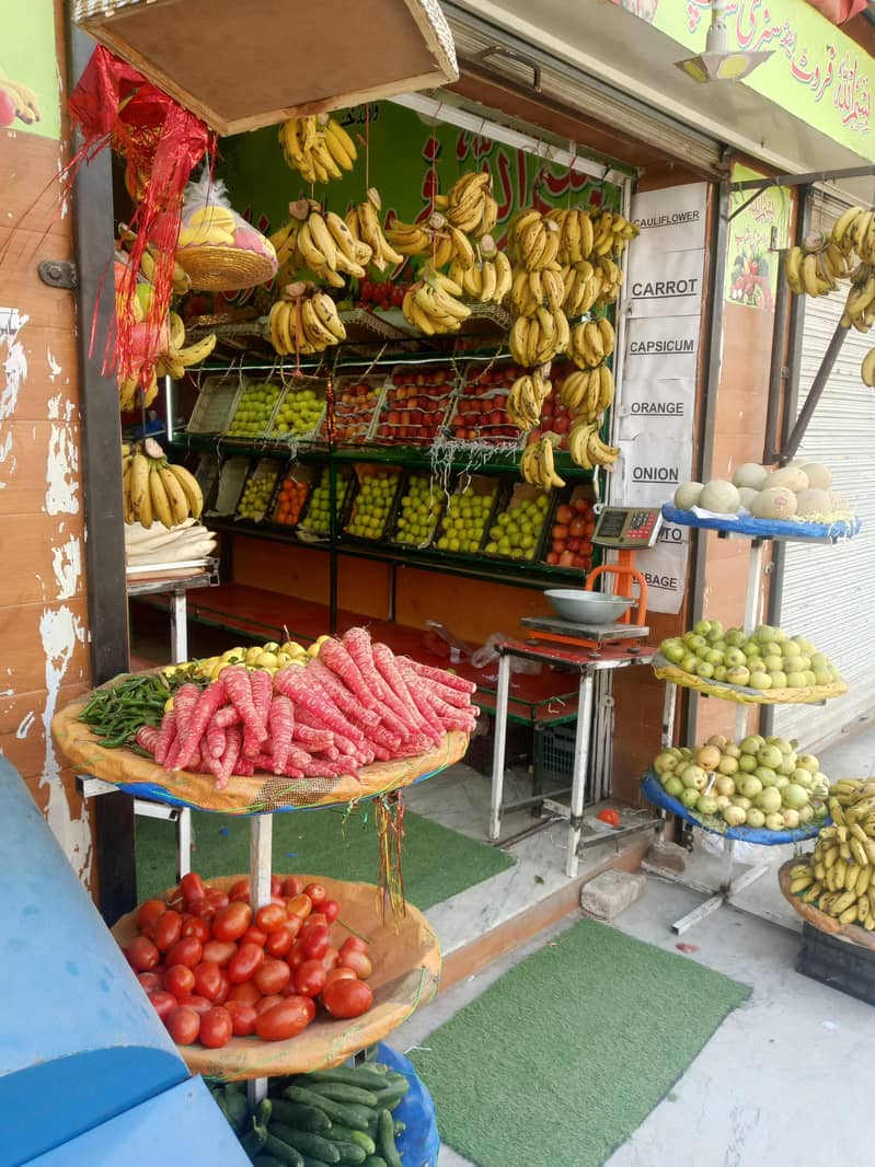 سبزی کی دکان سیل کے لیئے دستیاب ہے 0