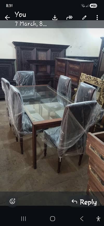 6 seater Dining table for sale in larkana