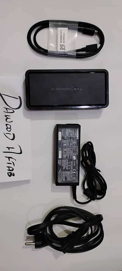  Thunderbolt 4 Docking Station Package
