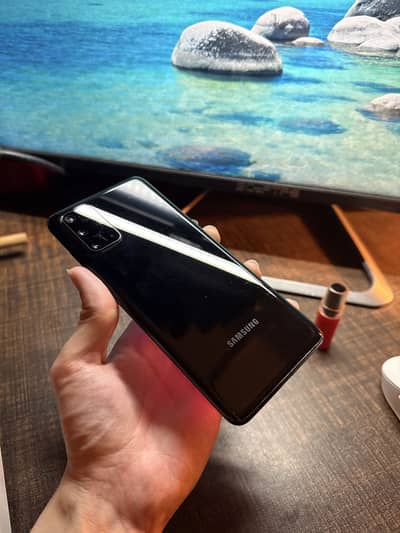 Samsung Galaxy S20 Plus (Cosmic Black) Flagship Condition