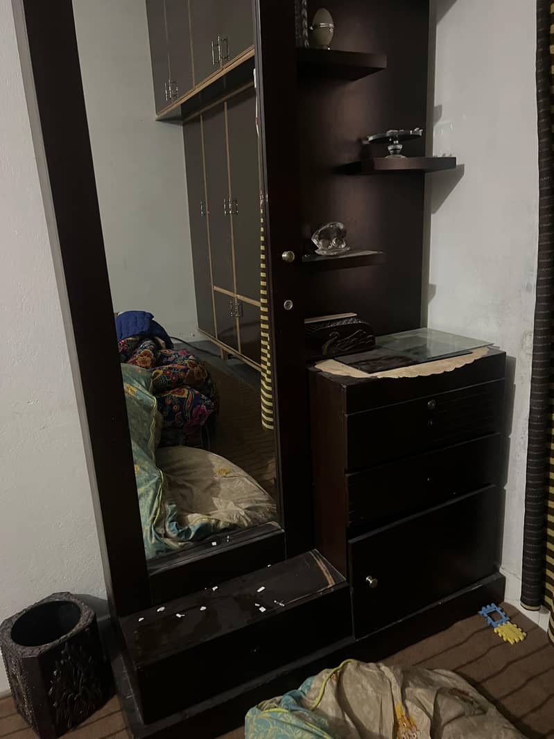 dressing table 0