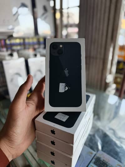 Iphone 13 box pack