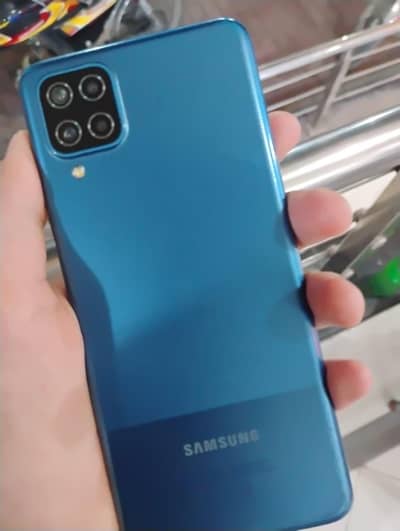 samsung a12 In new condition without any scratches