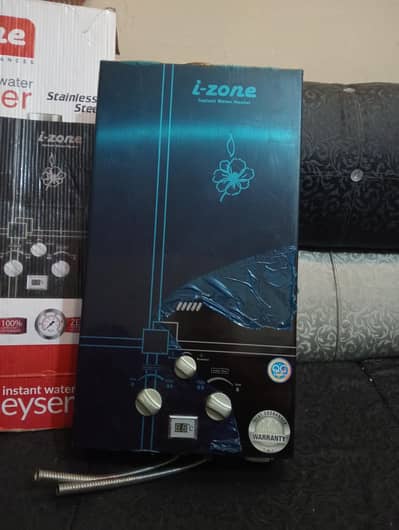 Izone 12 litre instant water Geyser For Sale