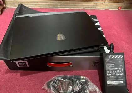 MSI Titan 18 HX Ai Ultra 9 285HX 64gb ram 4TB SSD 24GB