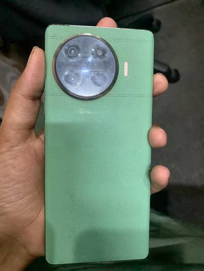 Tecno spark 20 pro plus