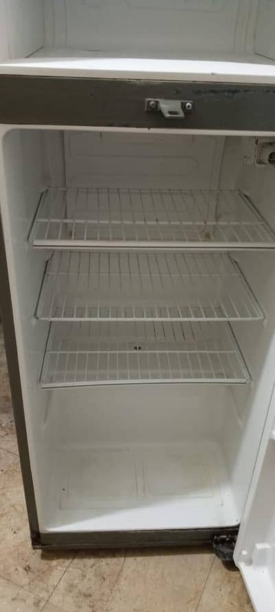 pel company use fridge best condition and work