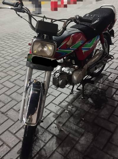 Honda CD 70 red color