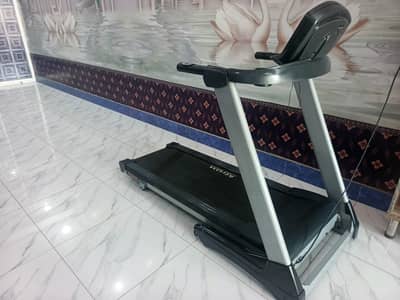 Traedmill. Fitness machine. made in taiwan. modal 915PT7.